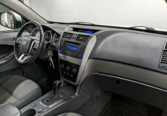 Подержанный автомобиль Geely Emgrand X7 2015 года (19 фото)