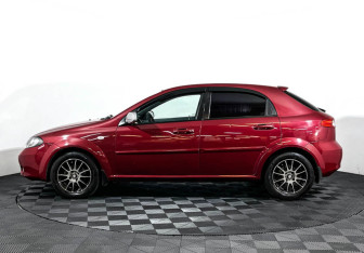Подержанный автомобиль Chevrolet Lacetti Hatchback 2011 года (8 фото)