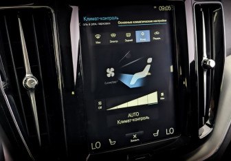 Подержанный автомобиль Volvo XC60 2019 года (27 фото)