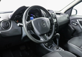 Подержанный автомобиль Renault Duster 2016 года (8 фото)