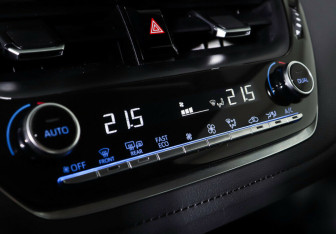 Подержанный автомобиль Toyota Corolla Sedan 2021 года (16 фото)