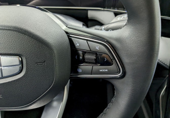 Подержанный автомобиль Geely Atlas 2024 года (30 фото)