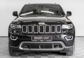 Подержанный автомобиль Jeep Grand Cherokee 2021 года (2 фото)
