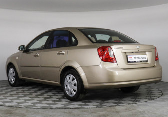 Подержанный автомобиль Chevrolet Lacetti Sedan 2007 года (7 фото)