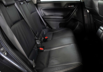 Подержанный автомобиль Subaru Forester Suv 2013 года (11 фото)