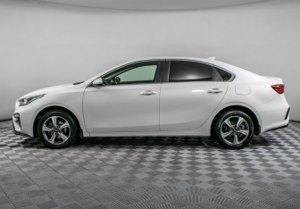 Подержанный автомобиль Kia Cerato Sedan 2018 года (8 фото)