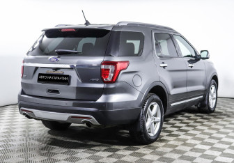 Подержанный автомобиль Ford Explorer 2016 года (3 фото)