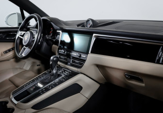 Подержанный автомобиль Porsche Macan 2019 года (9 фото)