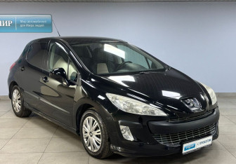 Подержанный автомобиль Peugeot 308 Hatchback 2010 года (3 фото)