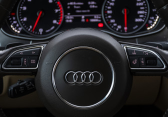 Подержанный автомобиль Audi A7 2013 года (12 фото)