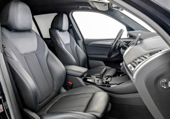 Подержанный автомобиль BMW X3 2021 года (25 фото)