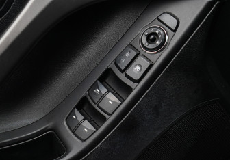 Подержанный автомобиль Hyundai Avante Sedan 2011 года (13 фото)