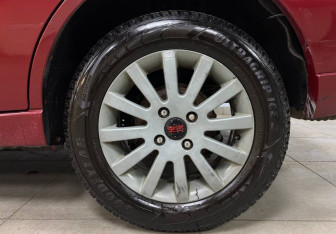 Подержанный автомобиль Ford Focus Sedan 2004 года (9 фото)