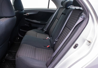 Подержанный автомобиль Toyota Corolla Sedan 2008 года (11 фото)