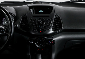 Подержанный автомобиль Ford EcoSport 2015 года (9 фото)