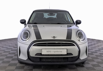 Подержанный автомобиль MINI Hatch 2021 года (2 фото)