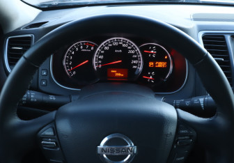 Подержанный автомобиль Nissan Teana 2008 года (11 фото)