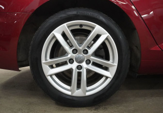 Подержанный автомобиль Audi A4 Sedan 2019 года (10 фото)