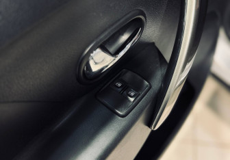 Подержанный автомобиль Renault Sandero 2018 года (12 фото)