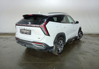 Подержанный автомобиль Geely Atlas 2024 года (5 фото)