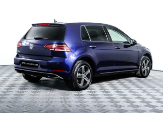 Подержанный автомобиль Volkswagen Golf Hatchback 2018 года (5 фото)