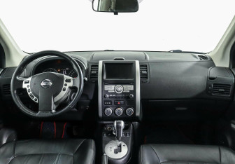 Подержанный автомобиль Nissan X-Trail 2012 года (6 фото)