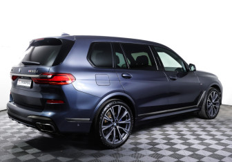 Подержанный автомобиль BMW X7 2019 года (5 фото)