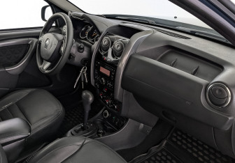 Подержанный автомобиль Renault Duster 2016 года (13 фото)