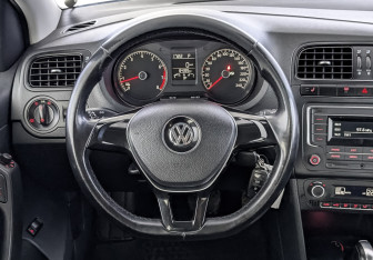 Подержанный автомобиль Volkswagen Polo Sedan 2017 года (22 фото)