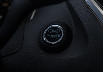 Подержанный автомобиль Ford Focus Hatchback 2012 года (19 фото)