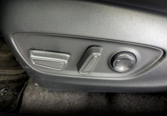 Подержанный автомобиль Toyota RAV4 2022 года (20 фото)