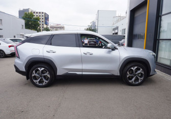 Подержанный автомобиль Geely Atlas 2024 года (4 фото)
