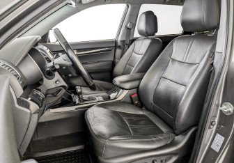 Подержанный автомобиль Kia Sorento 2015 года (20 фото)