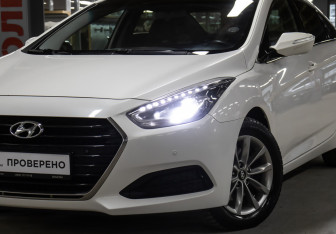 Подержанный автомобиль Hyundai i40 Sedan 2015 года (19 фото)