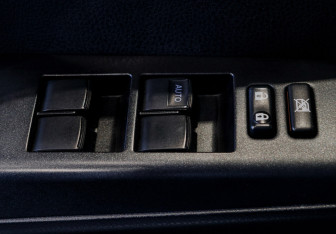 Подержанный автомобиль Toyota RAV4 2015 года (11 фото)