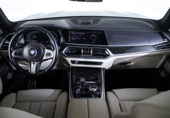 Подержанный автомобиль BMW X7 2019 года (14 фото)