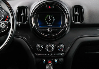 Подержанный автомобиль MINI Countryman 2018 года (10 фото)