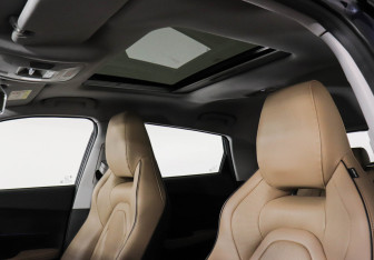Подержанный автомобиль Omoda C5 2024 года (17 фото)