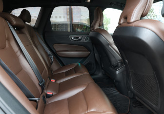 Подержанный автомобиль Volvo XC60 2021 года (12 фото)