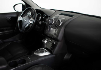 Подержанный автомобиль Nissan Qashqai 2009 года (9 фото)