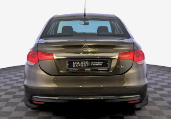 Подержанный автомобиль Citroen C4 Sedan 2017 года (6 фото)