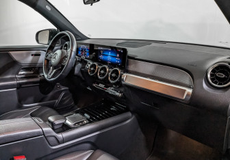Подержанный автомобиль Mercedes-Benz GLB 2020 года (13 фото)