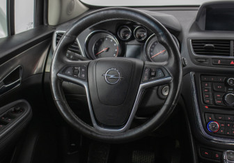 Подержанный автомобиль Opel Mokka 2014 года (15 фото)