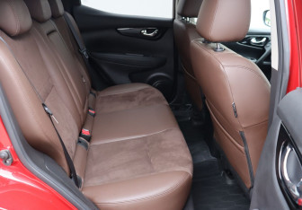 Подержанный автомобиль Nissan Qashqai 2020 года (24 фото)