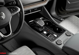 Новый Volkswagen Touareg 2025 (12 фото)