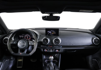 Подержанный автомобиль Audi RS 3 Sedan 2019 года (17 фото)