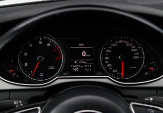 Подержанный автомобиль Audi A4 Sedan 2014 года (22 фото)