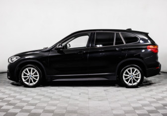 Подержанный автомобиль BMW X1 2018 года (8 фото)