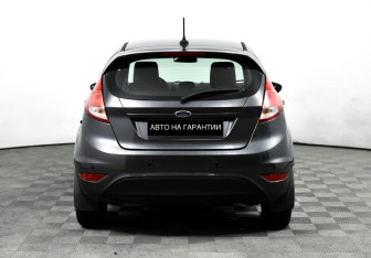Подержанный автомобиль Ford Fiesta Hatchback 2016 года (6 фото)