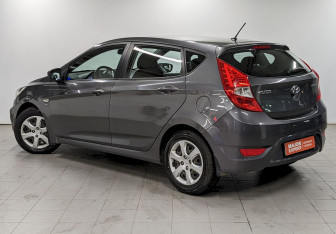 Подержанный автомобиль Hyundai Solaris Hatchback 2012 года (7 фото)